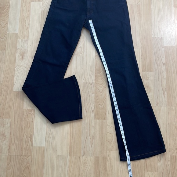 Red Engine Dark Wash Flare Leg Jeans Size 30/10 - Picture 9 of 11